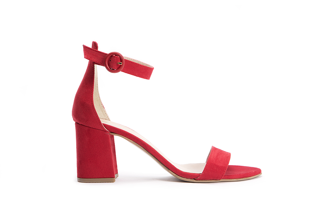 Οδηγός Αγοράς: 10 κόκκινα ζευγάρια παπούτσια για τις φθινοπωρινές σου βόλτες