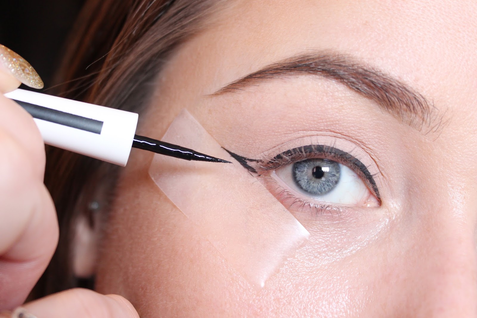 The Sticky Trick For Perfect Winged Eyeliner