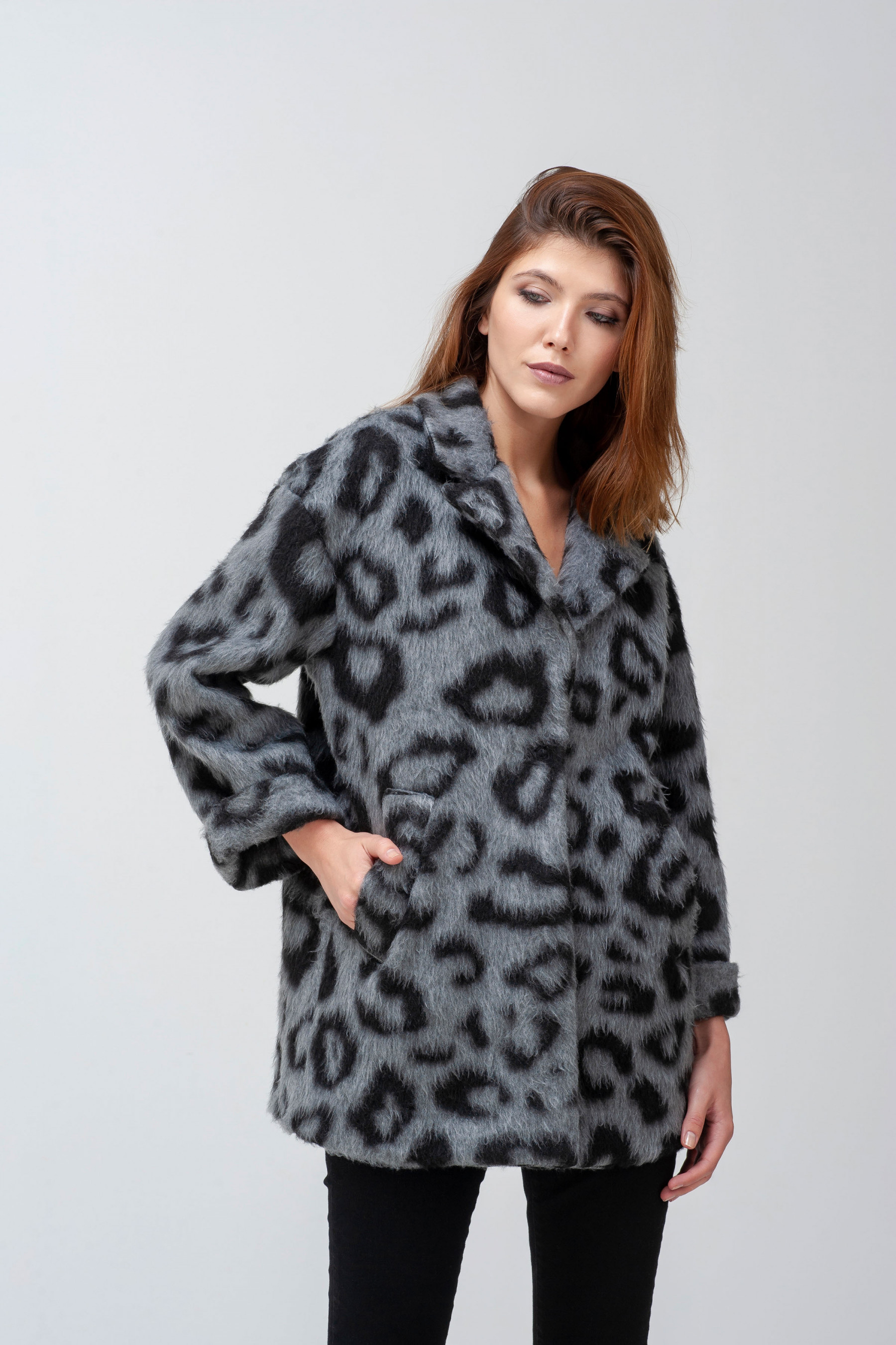 Warm Up Your Winter: Συνδύασε attrattivo πουλόβερ με πανωφόρι παραμένοντας ζεστή και κομψή