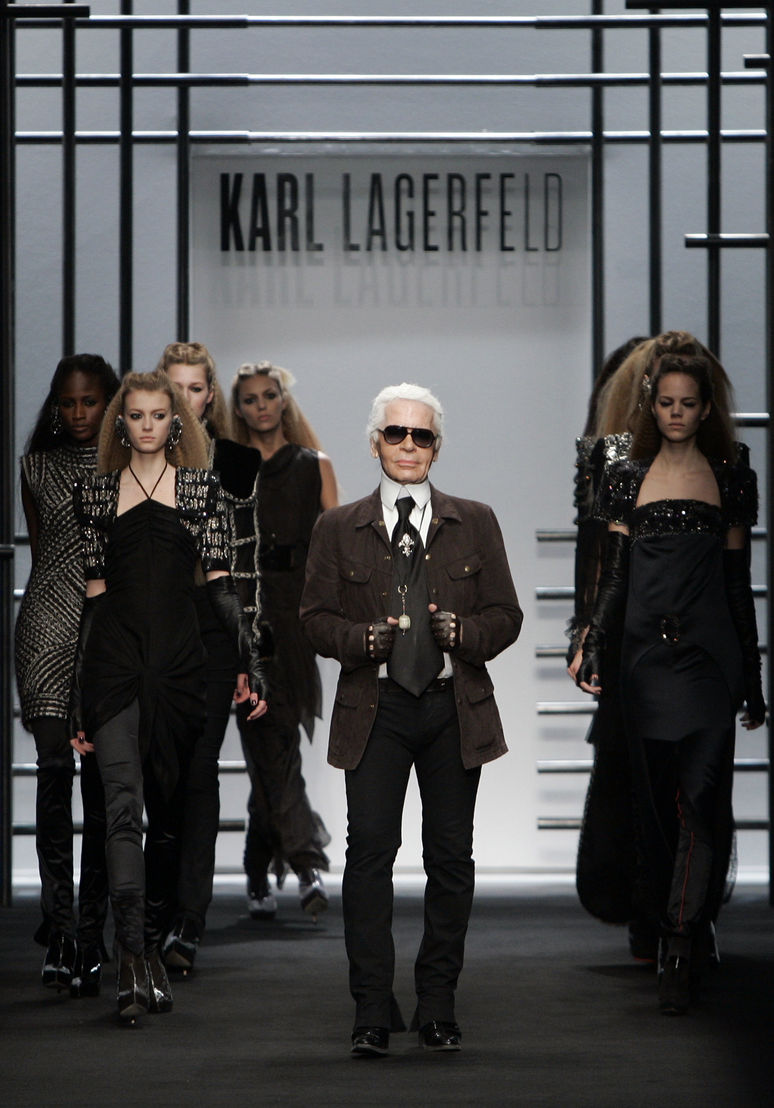 Κarl Lagerfeld (1933 2019): O Κάιζερ της μόδας παρέδωσε το σκήπτρο του